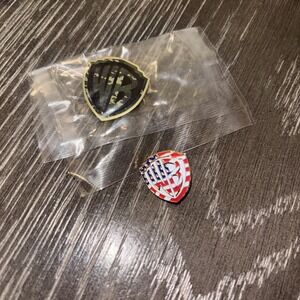 Vintage WB Warner Bros Shield Logo Lape Pin Lot Of 2  Camo & USA‎